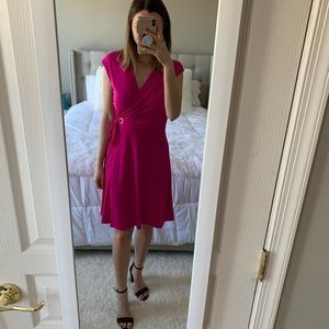 Fuchsia Short Sleeve Wrap Looking Dress! Size XS